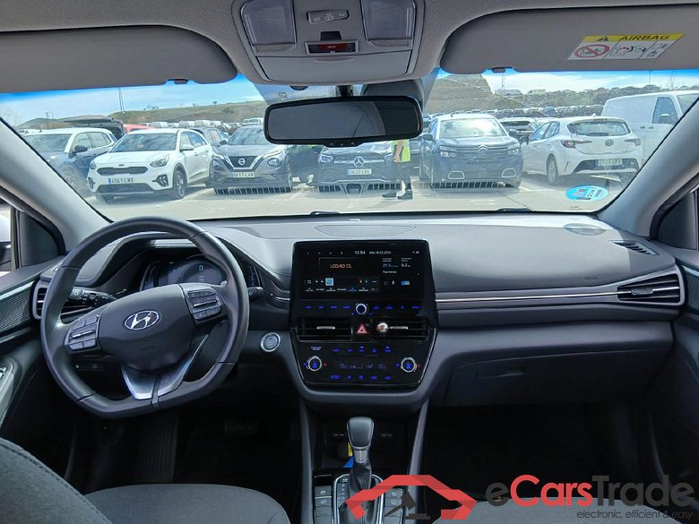 HYUNDAI IONIQ / 2019 / 5P / berlina con portón 1.6 GDI HEV Tecno DCT #3