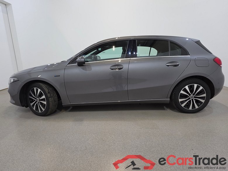 Mercedes A 250e Plug-In Hybrid Aut. LED-Xenon Widescreen Navi 1/2 Sport-Leather KeylessGo Camera Klima PDC ... #2