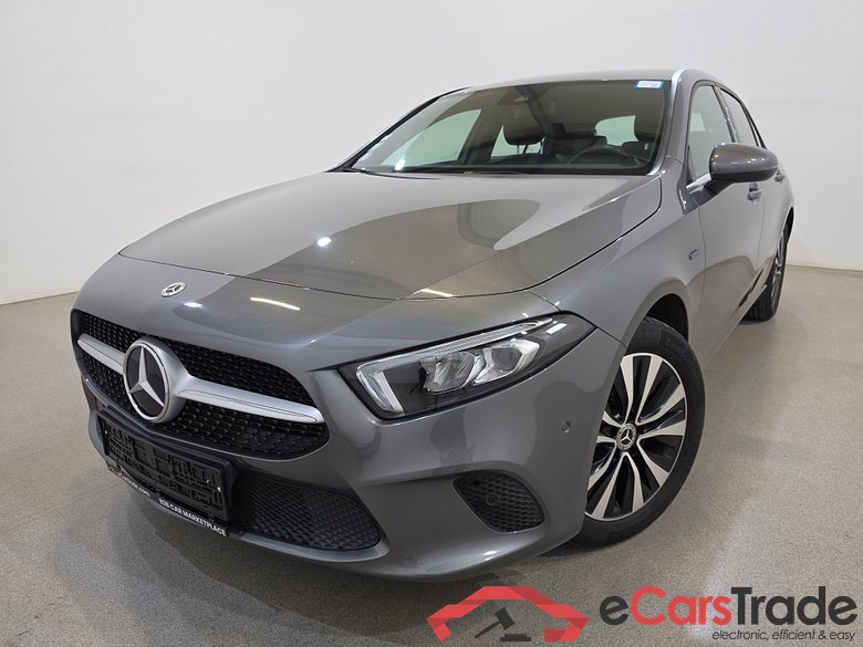 Mercedes A 250e Plug-In Hybrid Aut. LED-Xenon Widescreen Navi 1/2 Sport-Leather KeylessGo Camera Klima PDC ... #1