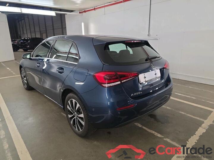 Mercedes A-Klasse Limousine A-Klasse Limousine A 250e Business Solution (PHEV) 160kW/218pk  4D/P Auto-8 #3