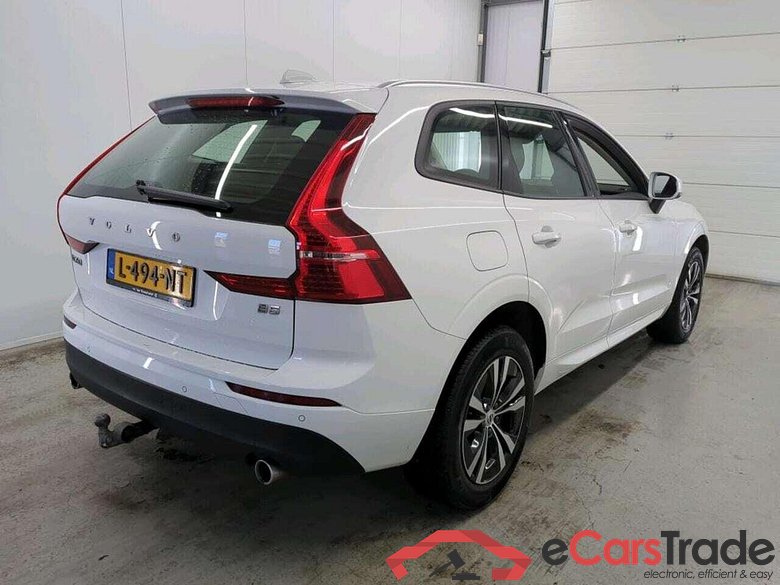 VOLVO XC60 2.0 B5 MomExclusive #2