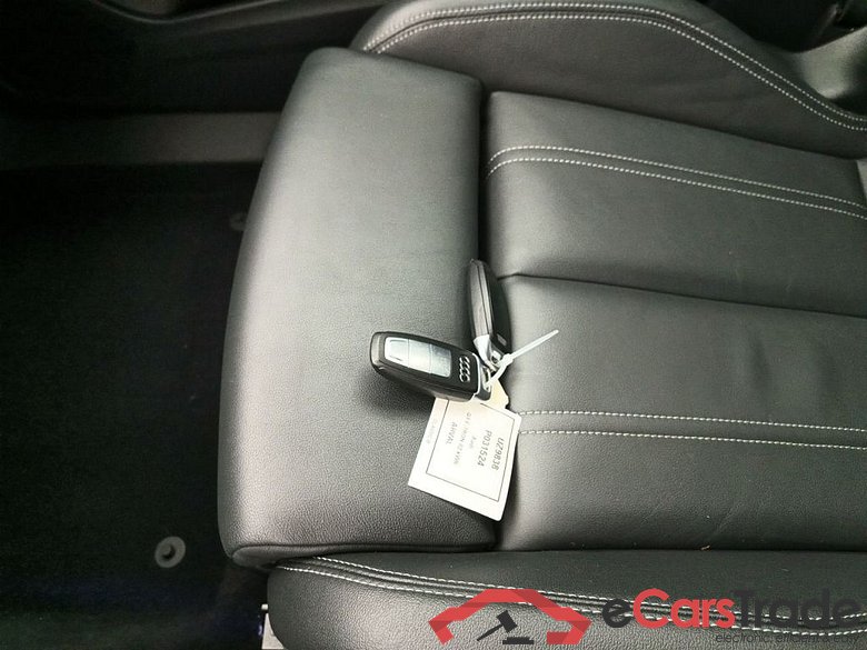 AUDI Q4 E-TRON 40 82kWh 204hp 5d #4