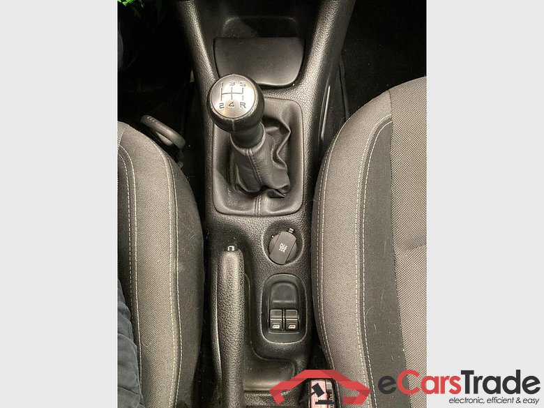 PEUGEOT 206 Phase 2 1.4i Urban #6