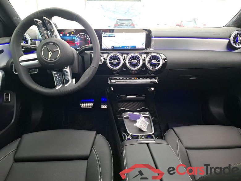 MERCEDES-BENZ Classe A Berline / 2022 / 4P / Berline A 180 AMG Line 7G-DCT #5