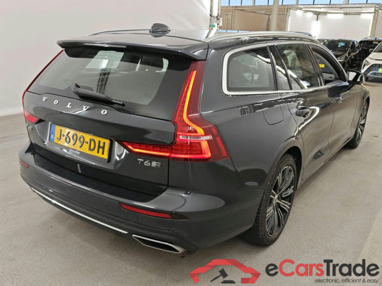 Volvo V60 Recharge T6 AWD Automaat Inscription 5d #2