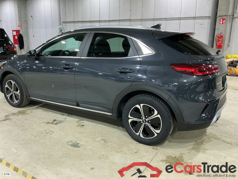 KIA XCEED 1.6 GDI PHEV DCT BUSINESS LINE #3