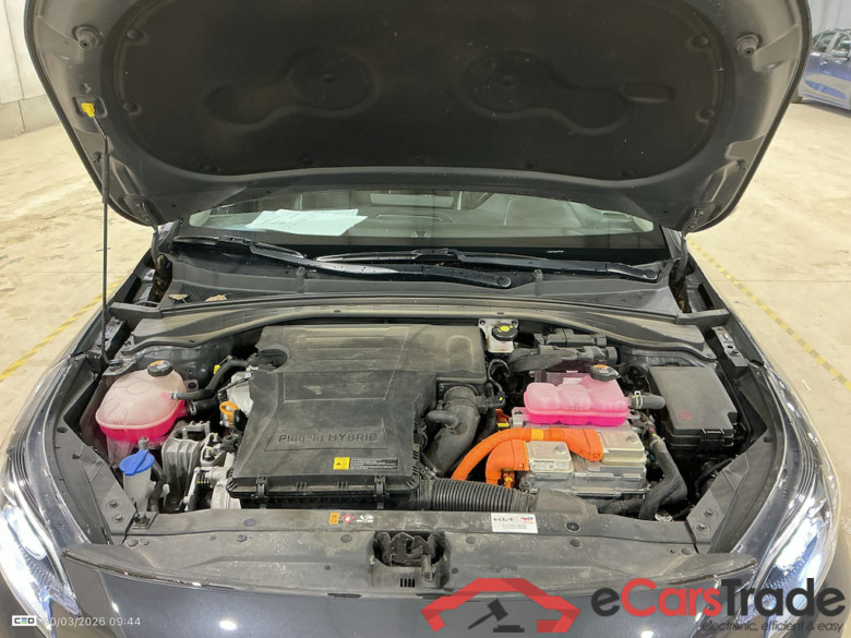 KIA XCEED 1.6 GDI PHEV DCT BUSINESS LINE #6