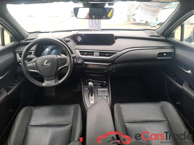 LEXUS UX / 2018 / 5P / SUV 300E Executive #5