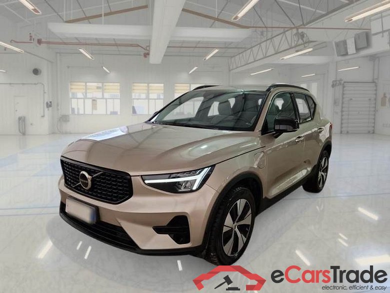 VOLVO XC40 / 2021 / 5P / SUV T4 RECHARGE PLUG-IN AUTO PLUS DARK #1