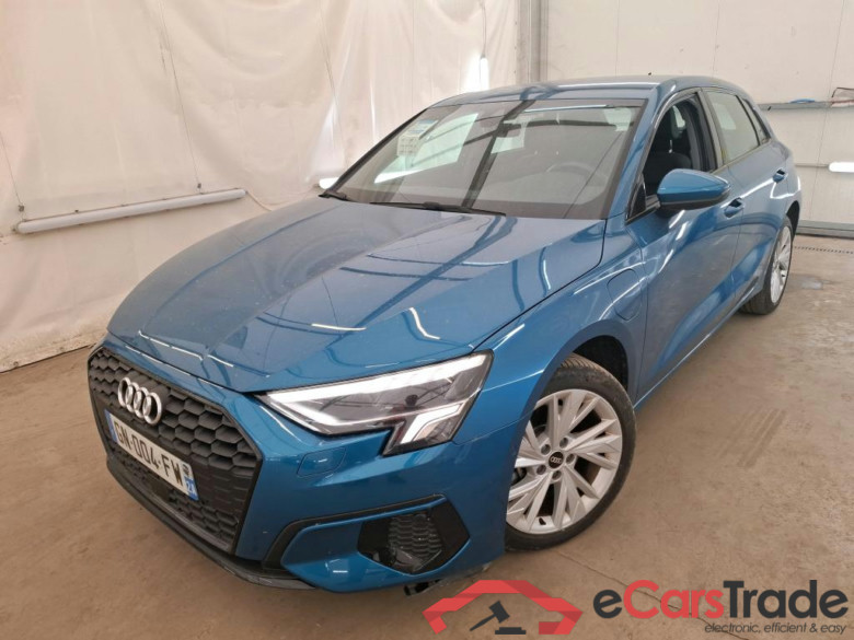 AUDI A3 Sportback / 2020 / 5P / Berline 40 TFSI e 204 S Tronic Design Luxe