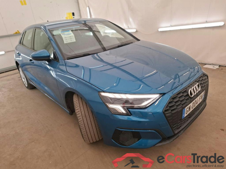 AUDI A3 Sportback / 2020 / 5P / Berline 40 TFSI e 204 S Tronic Design Luxe #4