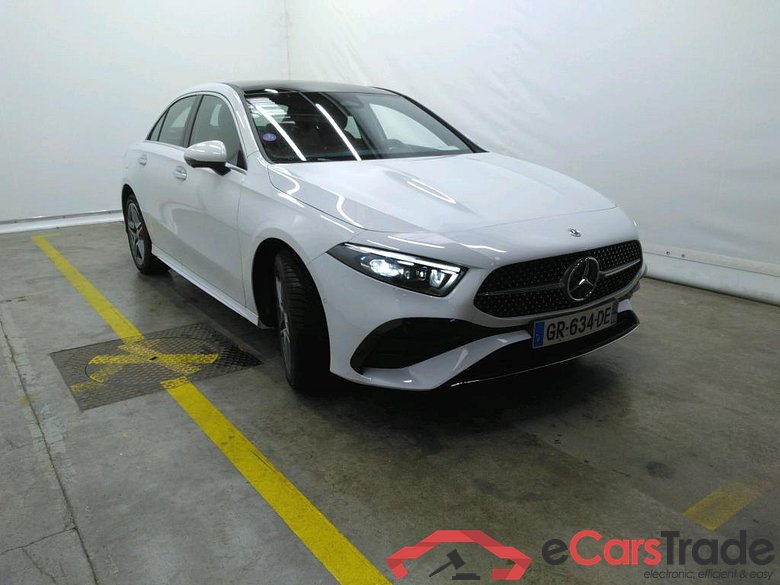 MERCEDES-BENZ Classe A Berline / 2022 / 4P / Berline A 250 e AMG Line 8G-DCT #4