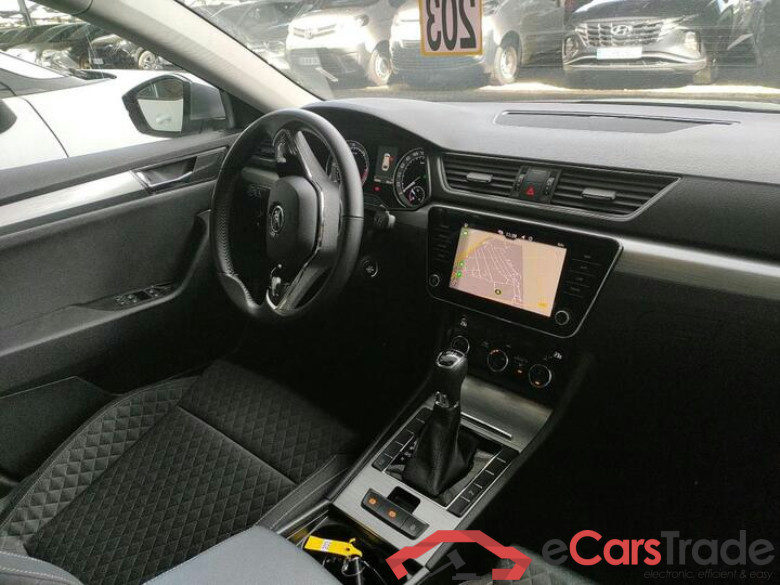Skoda Superb 2.0 TDI Aut. LED Navi KeylessGo Camera Klima PDC ... #5