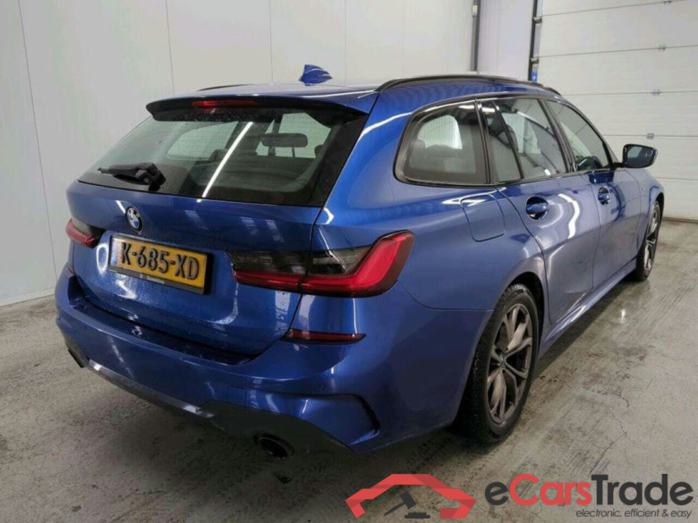 BMW 3-serie Touring 320i High Executive #2