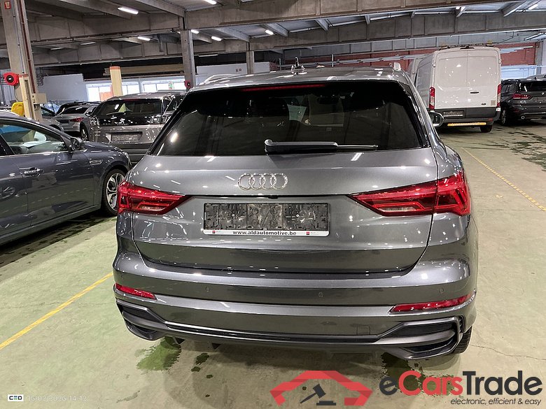 AUDI Q3 1.4 45 TFSI E S TRONIC S LINE #5