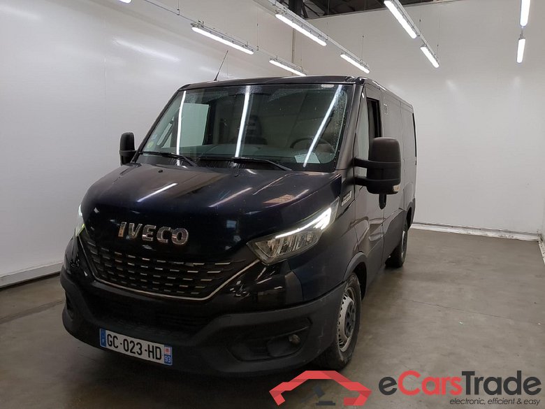 IVECO Daily / 2014 / 4P / Fourgon tôlé 2.3 35S16SA8 V7 H1 3000 #1