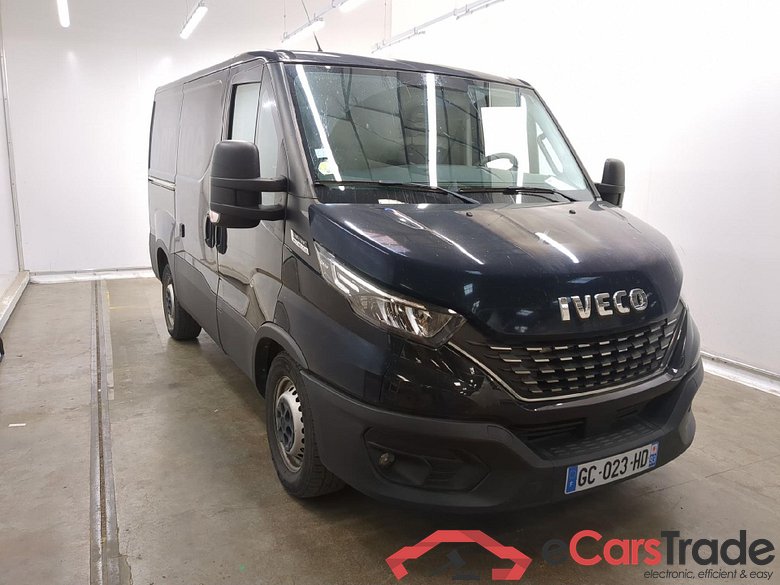 IVECO Daily / 2014 / 4P / Fourgon tôlé 2.3 35S16SA8 V7 H1 3000 #2