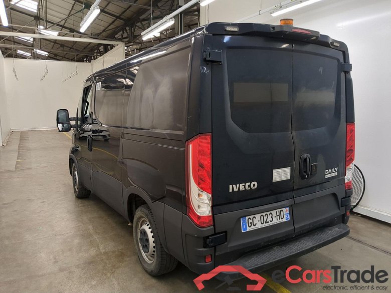 IVECO Daily / 2014 / 4P / Fourgon tôlé 2.3 35S16SA8 V7 H1 3000 #4