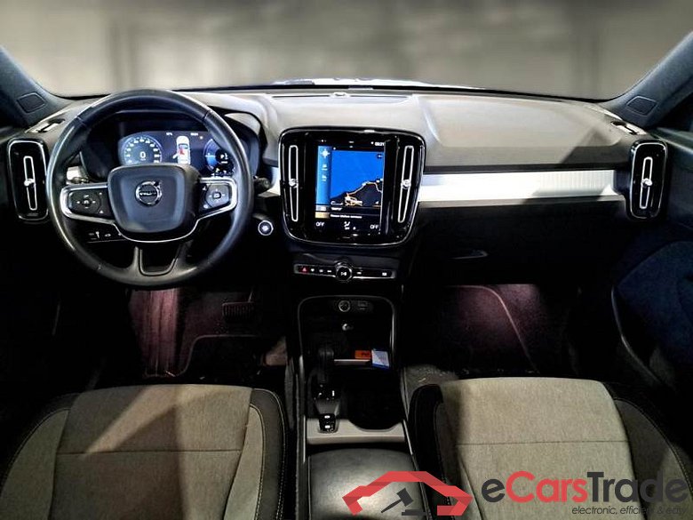 VOLVO XC40 / 2017 / 5P / SUV T5 PLUG-IN HYBRID AUTO RECH INSCRIP EXPR #3