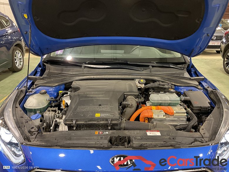 KIA Cee'd 1.6 GDI PHEV BUSINESS LINE DCT #6