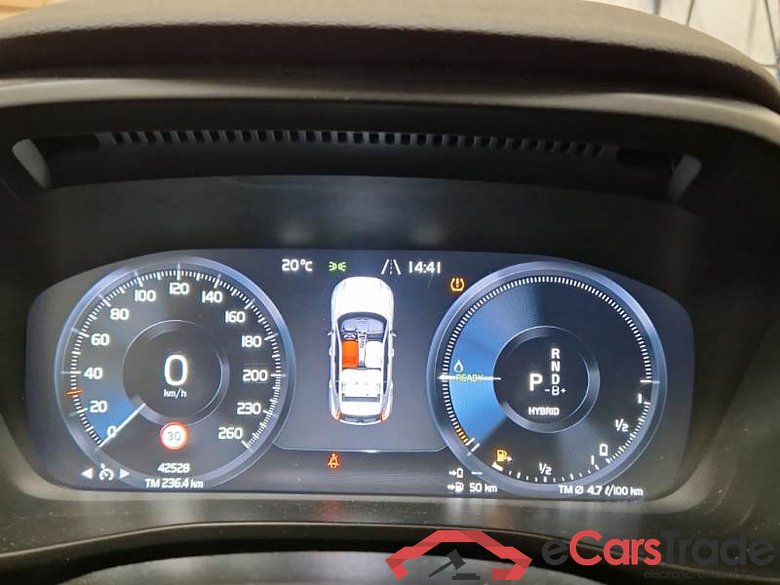 VOLVO XC40 / 2021 / 5P / SUV T4 RECHARGE PLUG-IN AUTO ESSENTIAL #4