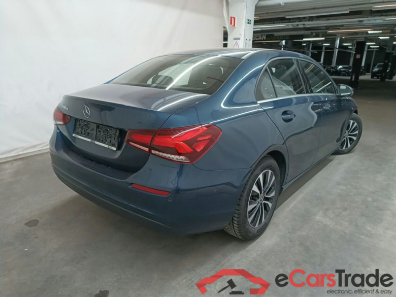 Mercedes-Benz A-Klasse Limousine A 180d Business Solution 4d #2