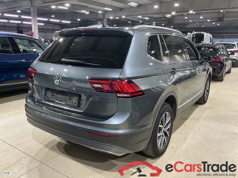 VOLKSWAGEN Tiguan 1.5 TSI COMFORTLINE #4