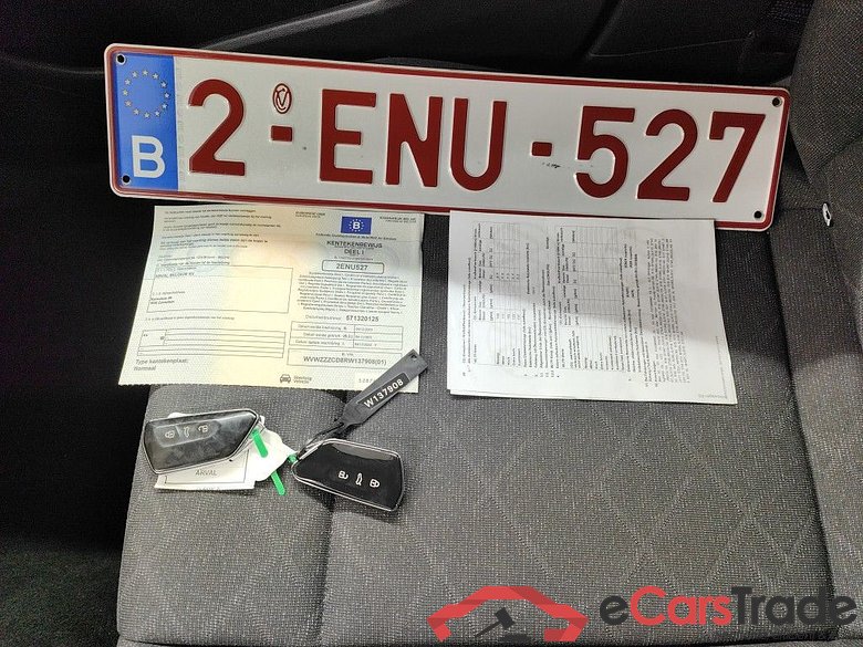 Volkswagen Golf VIII 1.0 eTSI 81kW Life Business DSG 5d #4