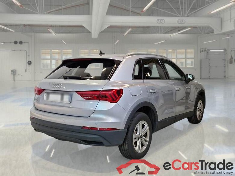 AUDI Q3 / 2018 / 5P / SUV 45 TFSI E S TRONIC BUSINESS #2
