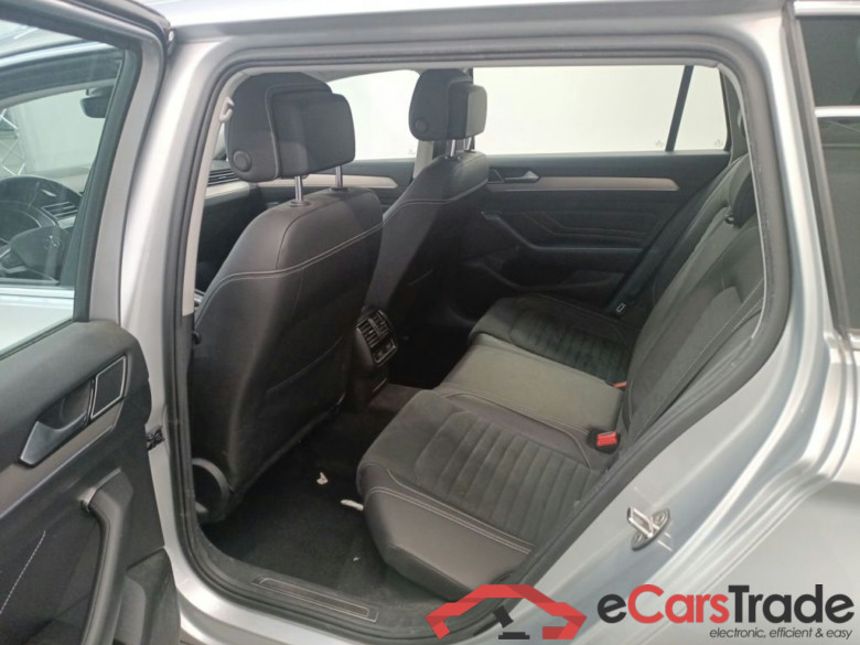 Volkswagen Passat Variant 2.0 TDI SCR 110kW DSG7 Elegance Business 5d #3