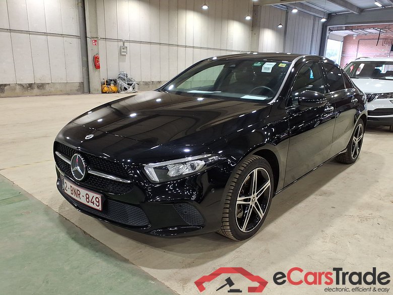 MERCEDES-BENZ A-Klasse 1.3 A 250 E DCT #1