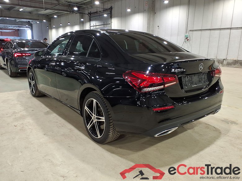 MERCEDES-BENZ A-Klasse 1.3 A 250 E DCT #2