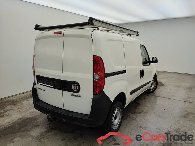 Fiat Doblo Cargo 1.6 Multijet 90 Base SWB 3d #2