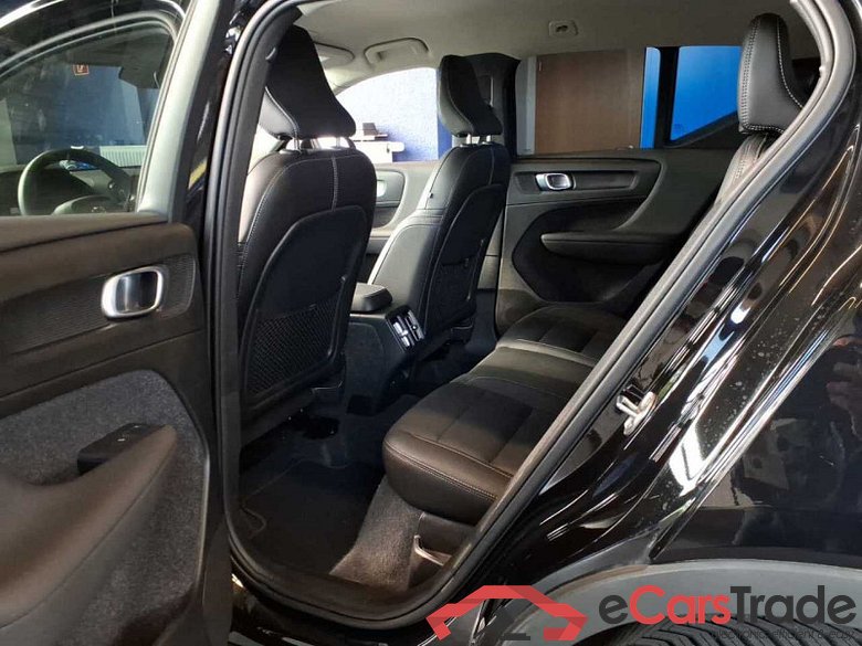 Volvo XC40 (2017->) DE - SUV5 B4 2WD EU6d, Plus Dark, (Facelift) 2022 - 2024 #2
