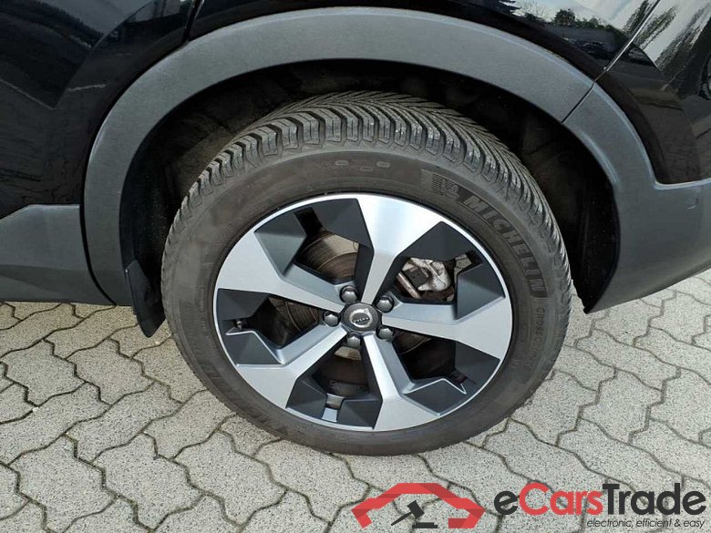 Volvo XC40 (2017->) DE - SUV5 B4 2WD EU6d, Plus Dark, (Facelift) 2022 - 2024 #4