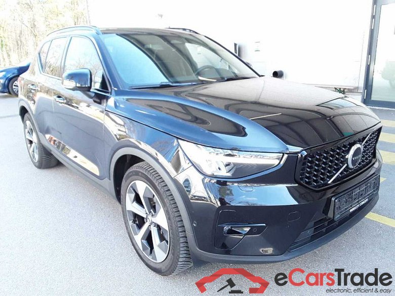 Volvo XC40 (2017->) DE - SUV5 B4 AWD EU6d, Ultimate Dark, (Facelift) 2022 - 2022