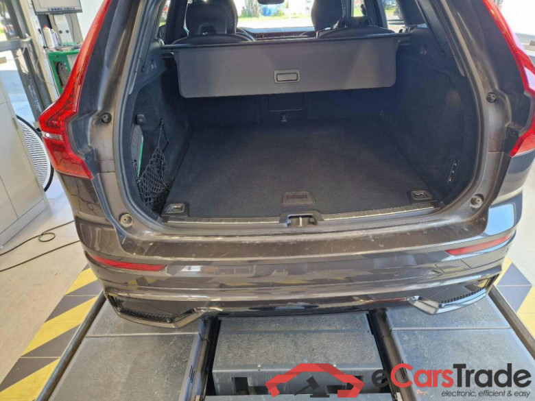 Volvo XC60 (03.2017->) DE - SUV5 B5 (Benzin) AWD EU6d, Ultimate Dark Mild-Hybrid, (Facelift) 2022 - 202 #2