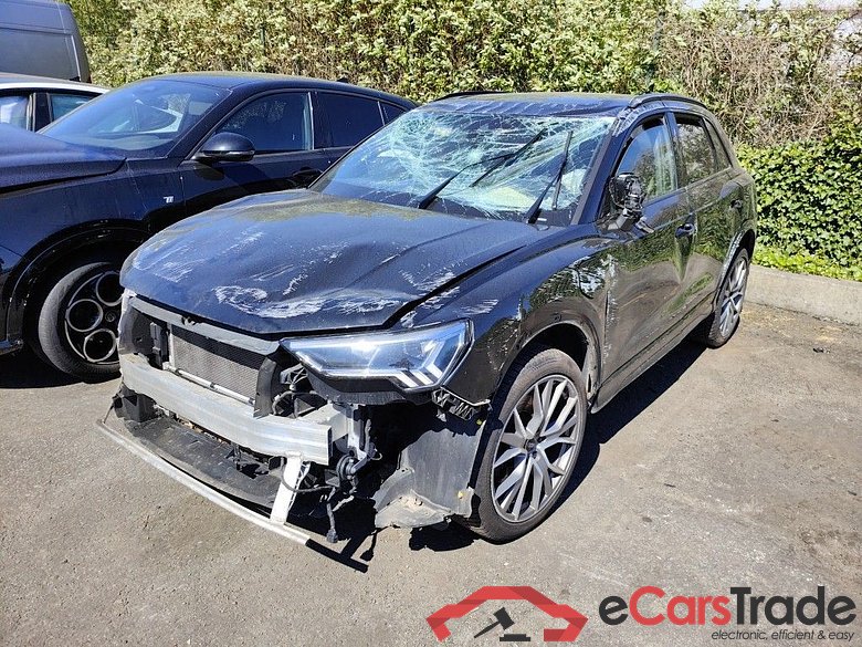 Audi Q3 45 TFSI e S tronic S Line 5d !!! Damaged car !!!! NO COC