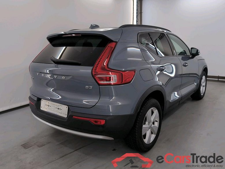 VOLVO XC40 2.0 B3 MHEV ESSENTIAL DCT #4