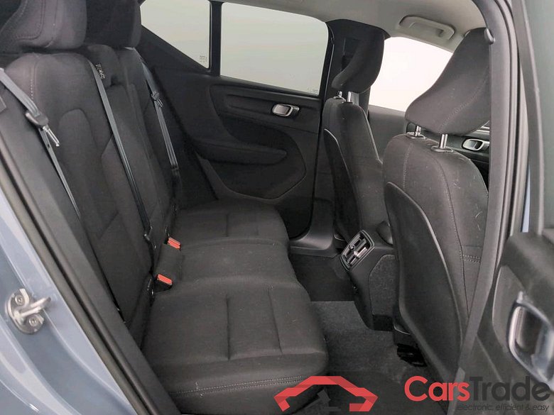 VOLVO XC40 2.0 B3 MHEV ESSENTIAL DCT #6