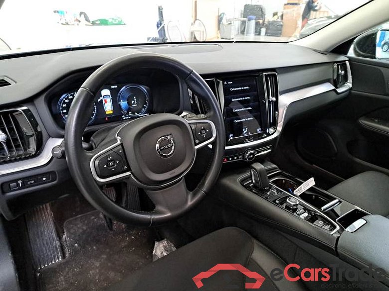 VOLVO V60 / 2019 / 5P / STATION WAGON T6 PLUG-IN AWD AUTOM.INSCR.EXPR. #3