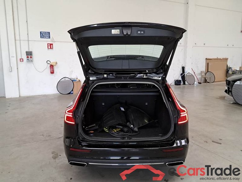 VOLVO V60 / 2019 / 5P / STATION WAGON T6 PLUG-IN AWD AUTOM.INSCR.EXPR. #5