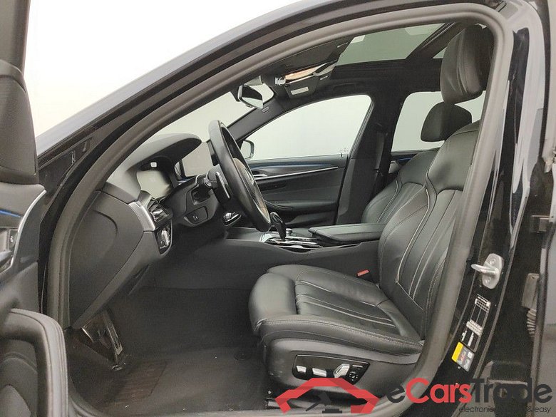 BMW 5 TOURING - 2020 530eXAS 184hp PHEV 5d #3