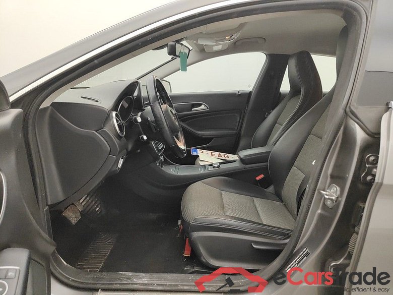 Mercedes-Benz CLA Shooting Brake CLA 180 DCT 5d #3