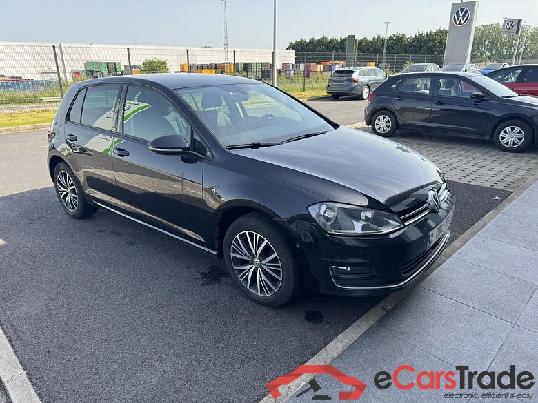 VOLKSWAGEN Golf VII Golf Comfortline 1.6 TDI BlueMotion Technology 81 kW (110 ch) 5 vitesses manuel