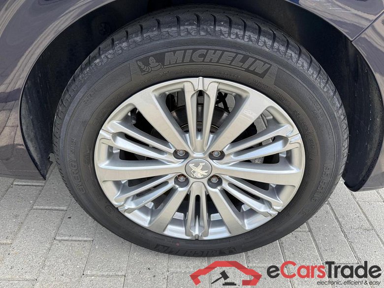 PEUGEOT 208 1.2 PureTech Signature S&S (EU6.2) #6