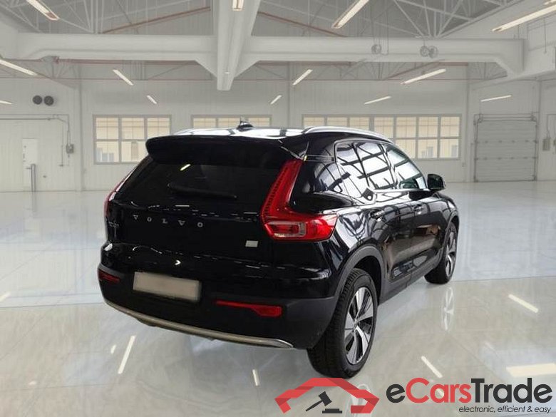 VOLVO XC40 / 2021 / 5P / SUV T4 RECHARGE PLUG-IN AUTO CORE #2