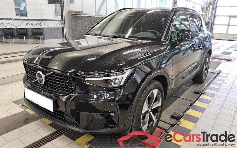Volvo XC40 (2017->) DE - SUV5 B4 AWD EU6d, Ultimate Dark, (Facelift) 2022 - 2022 #1