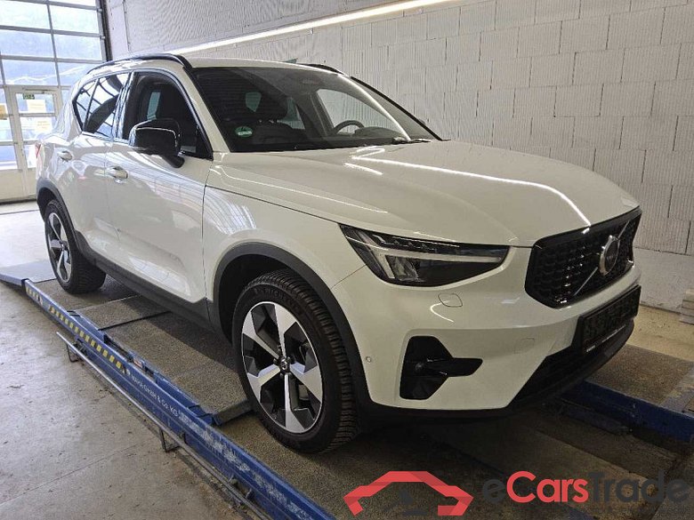 Volvo XC40 (2017->) DE - SUV5 B4 2WD EU6d, Plus Dark, (Facelift) 2022 - 2024 #2