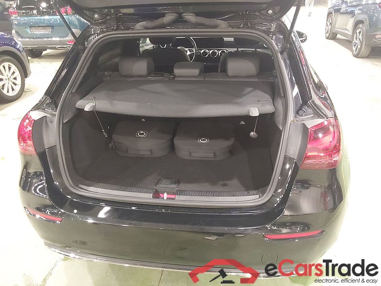 MERCEDES-BENZ A-CLASS 1.3 A 250 E LUXURY LINE DCT #3